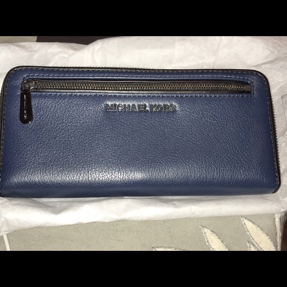 MICHAEL Michael Kors Handbags - Michael Kors Continental Navy/Bronze Wallet NWOT